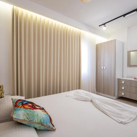 Al Mare Rooms Sarandë Buitenkant foto