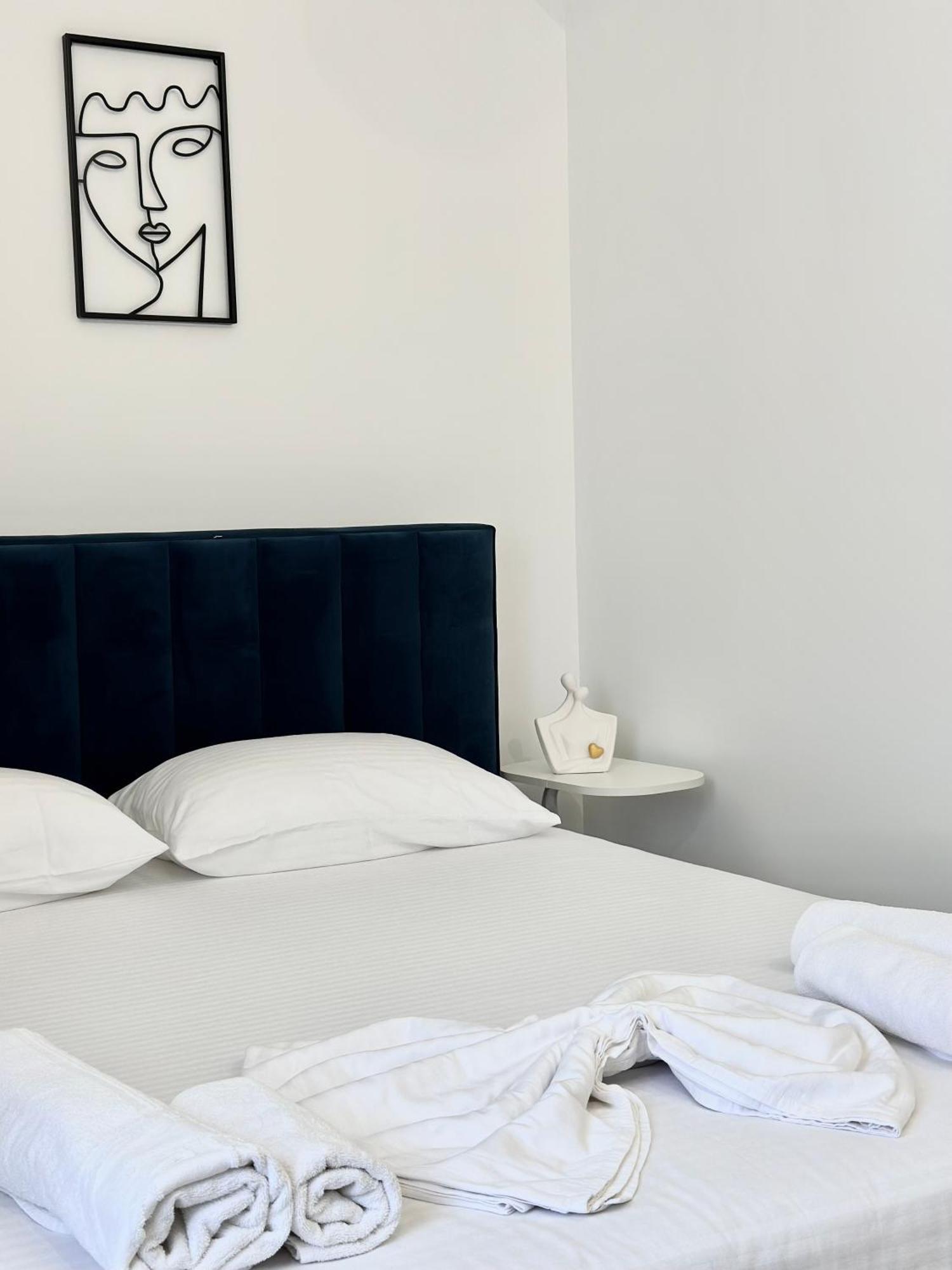 Al Mare Rooms Sarandë Buitenkant foto
