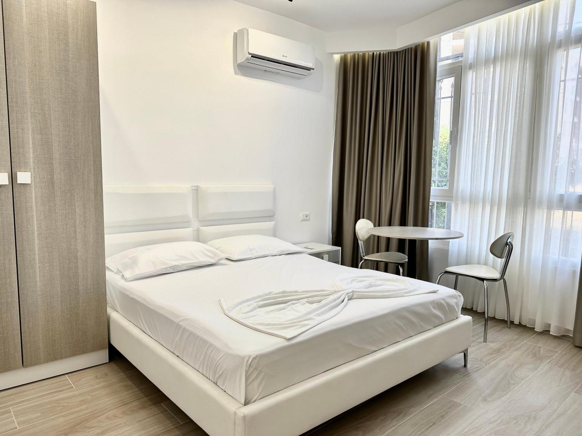 Al Mare Rooms Sarandë Buitenkant foto