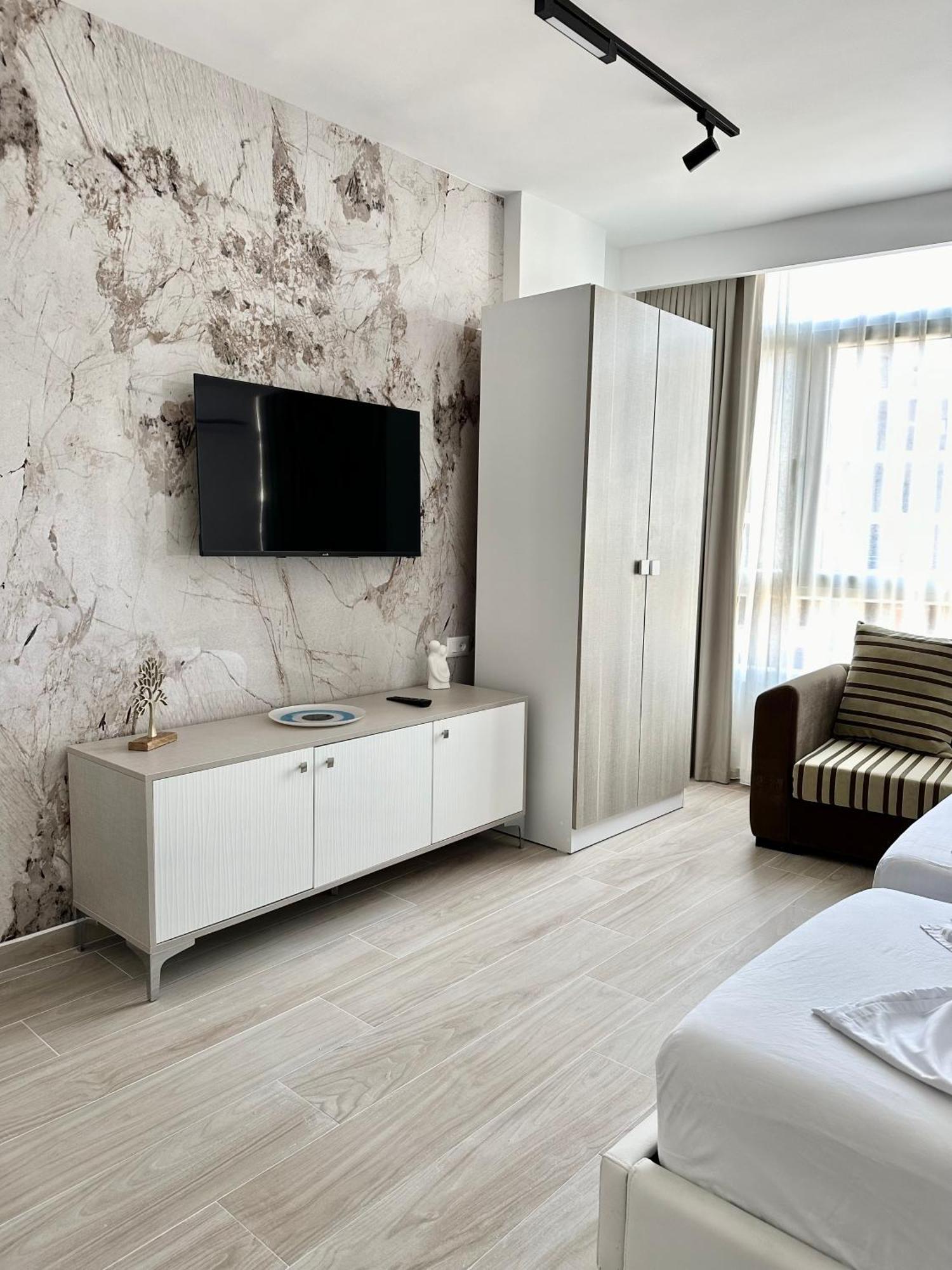 Al Mare Rooms Sarandë Buitenkant foto