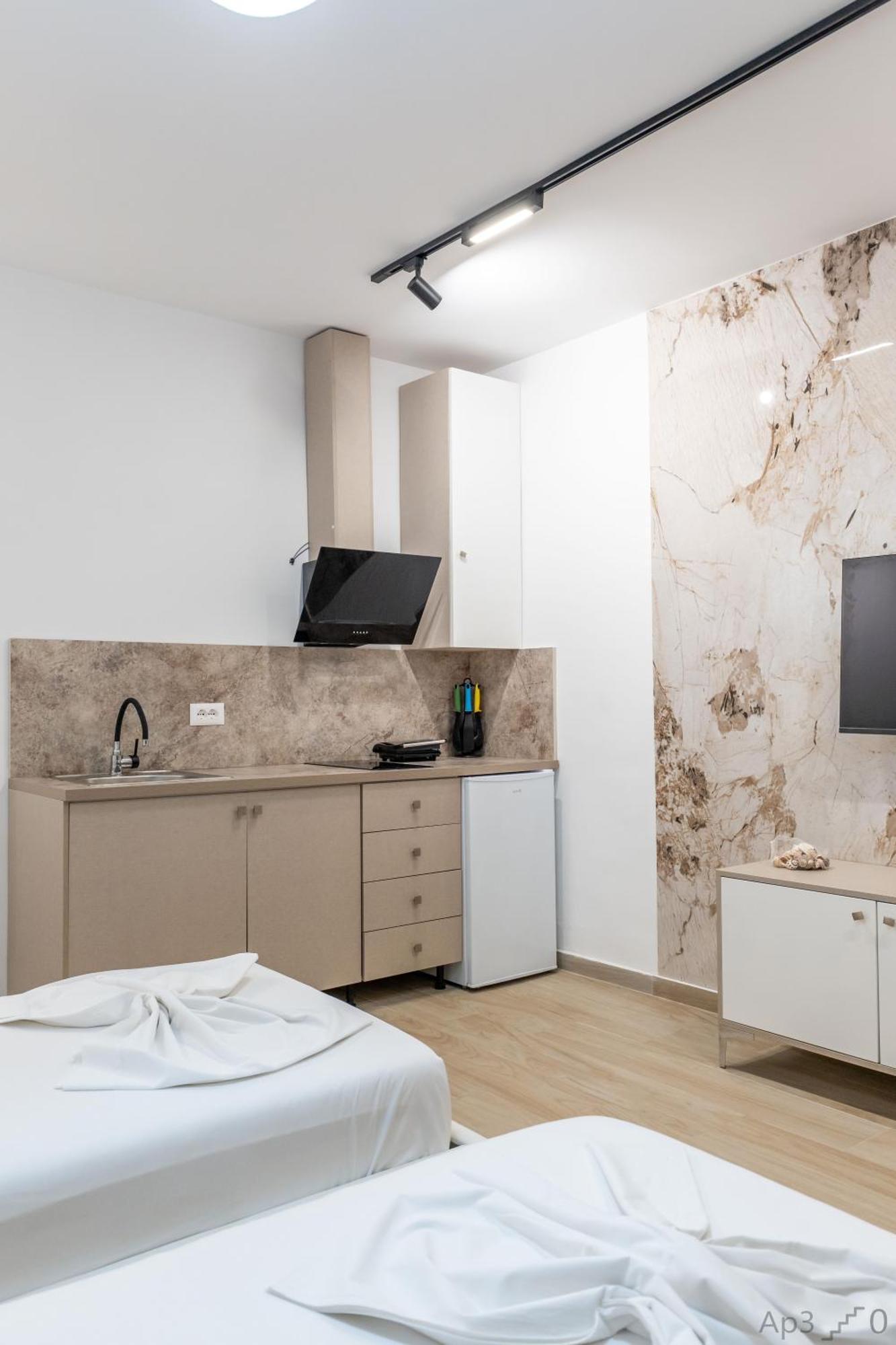 Al Mare Rooms Sarandë Buitenkant foto