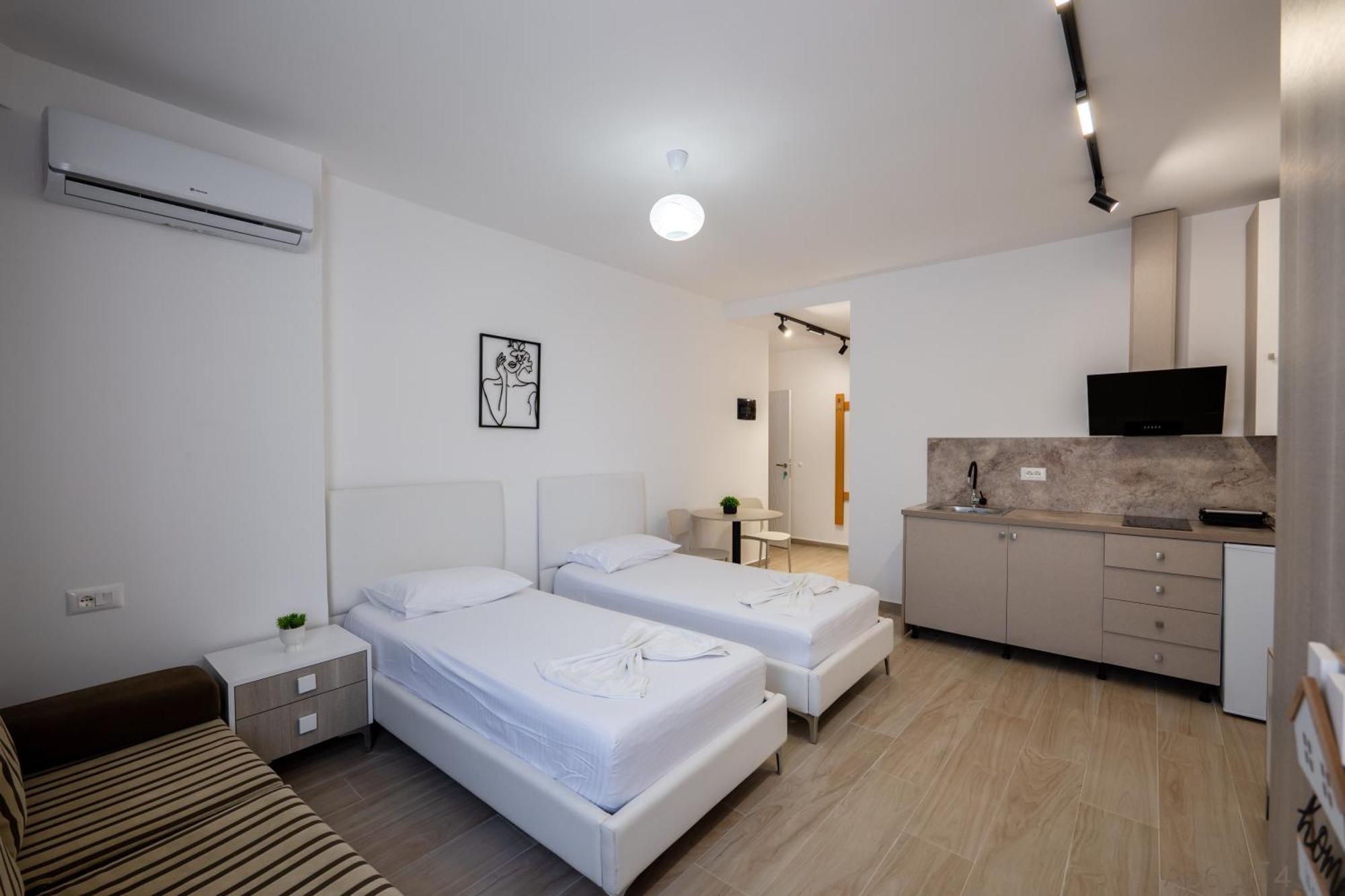 Al Mare Rooms Sarandë Buitenkant foto