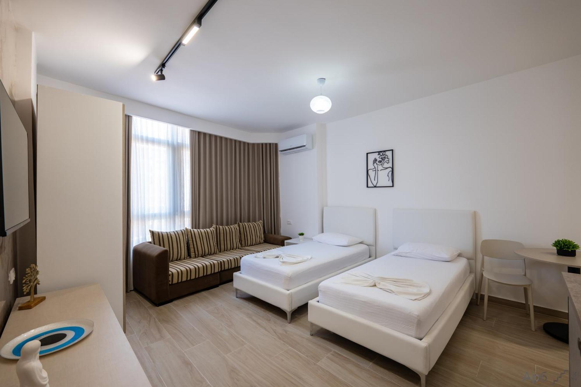 Al Mare Rooms Sarandë Buitenkant foto