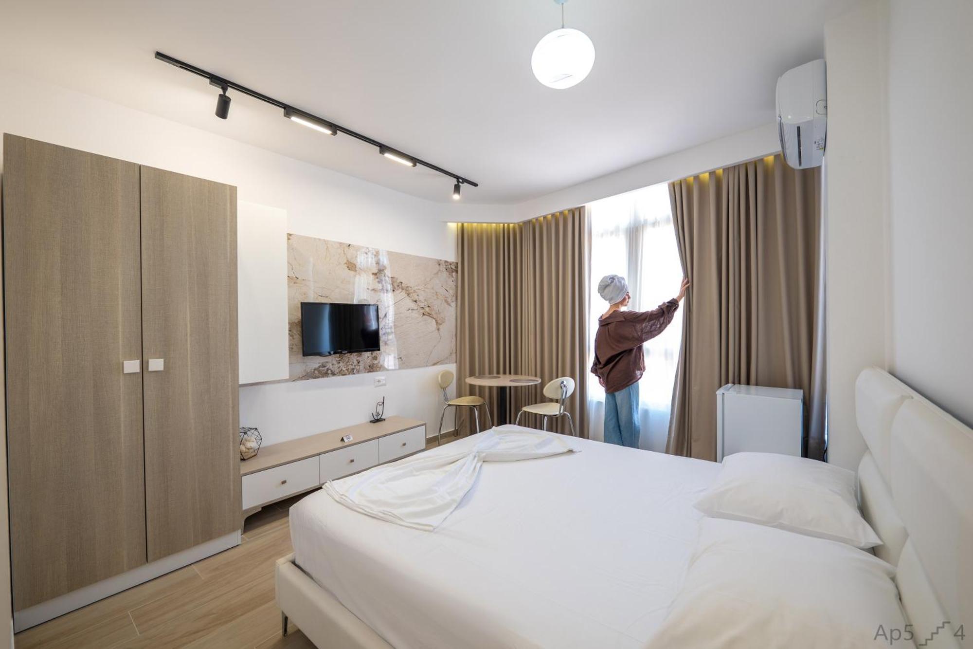 Al Mare Rooms Sarandë Buitenkant foto