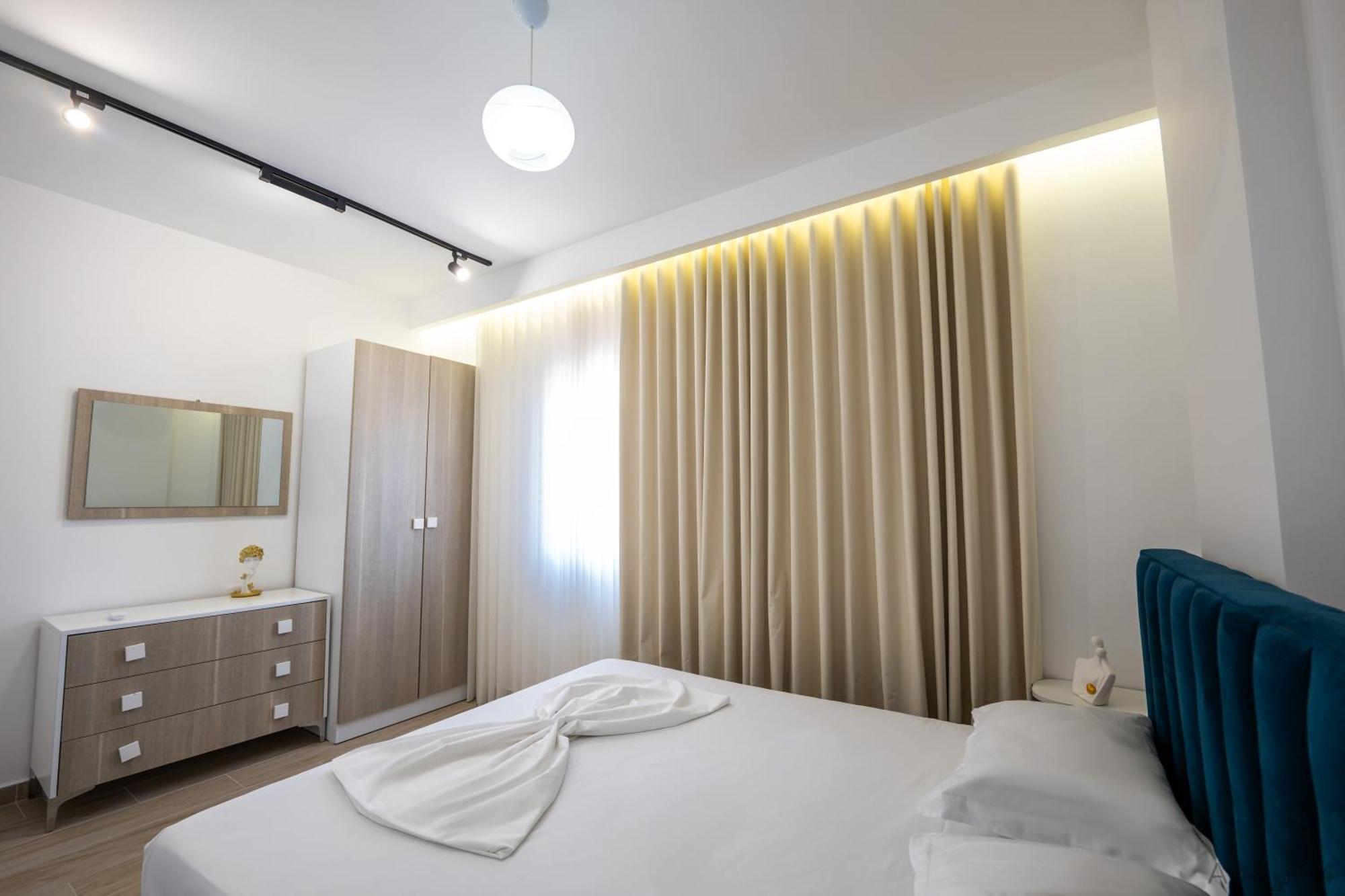 Al Mare Rooms Sarandë Buitenkant foto